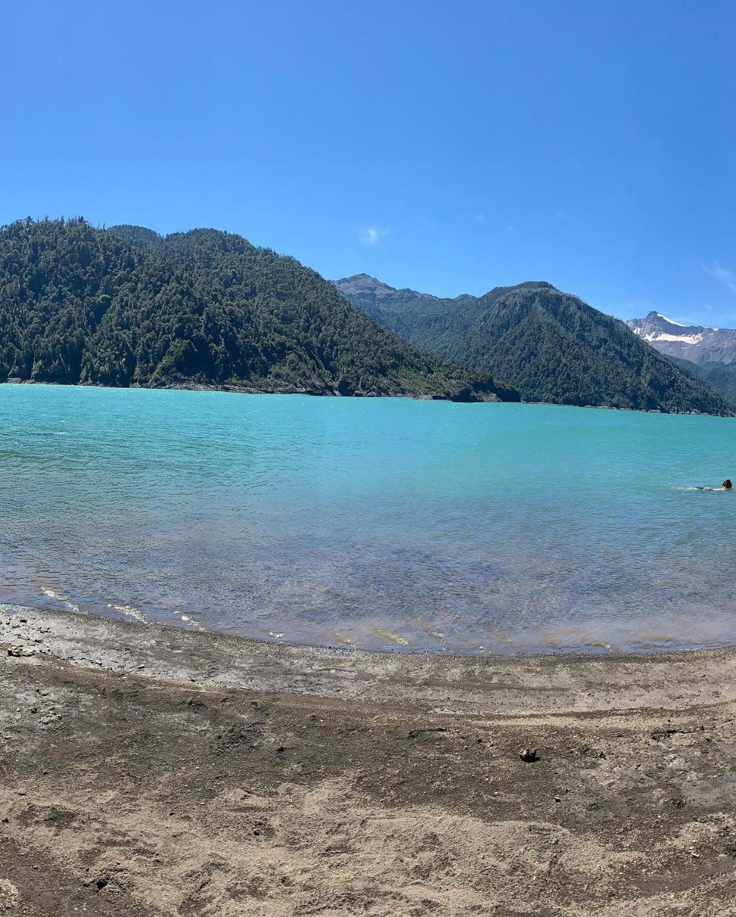 Cabanas & Tinajas Entre Volcanes Hornopiren Ngoại thất bức ảnh